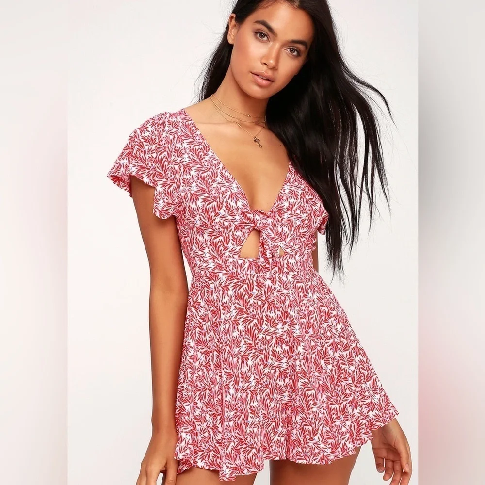 Lulus Dondi Print Tie-Front Short Sleeve Romper in Red and White Size Small - Picture 13 of 13